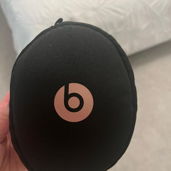 Beats headphones - Picture 2 of 4